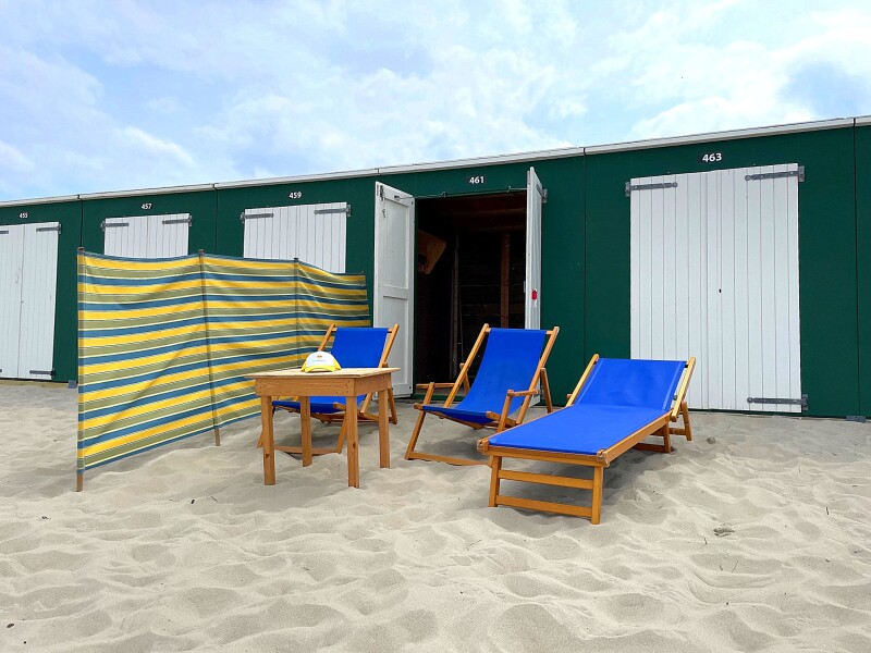 De eerste strandcabines beschikbaar!